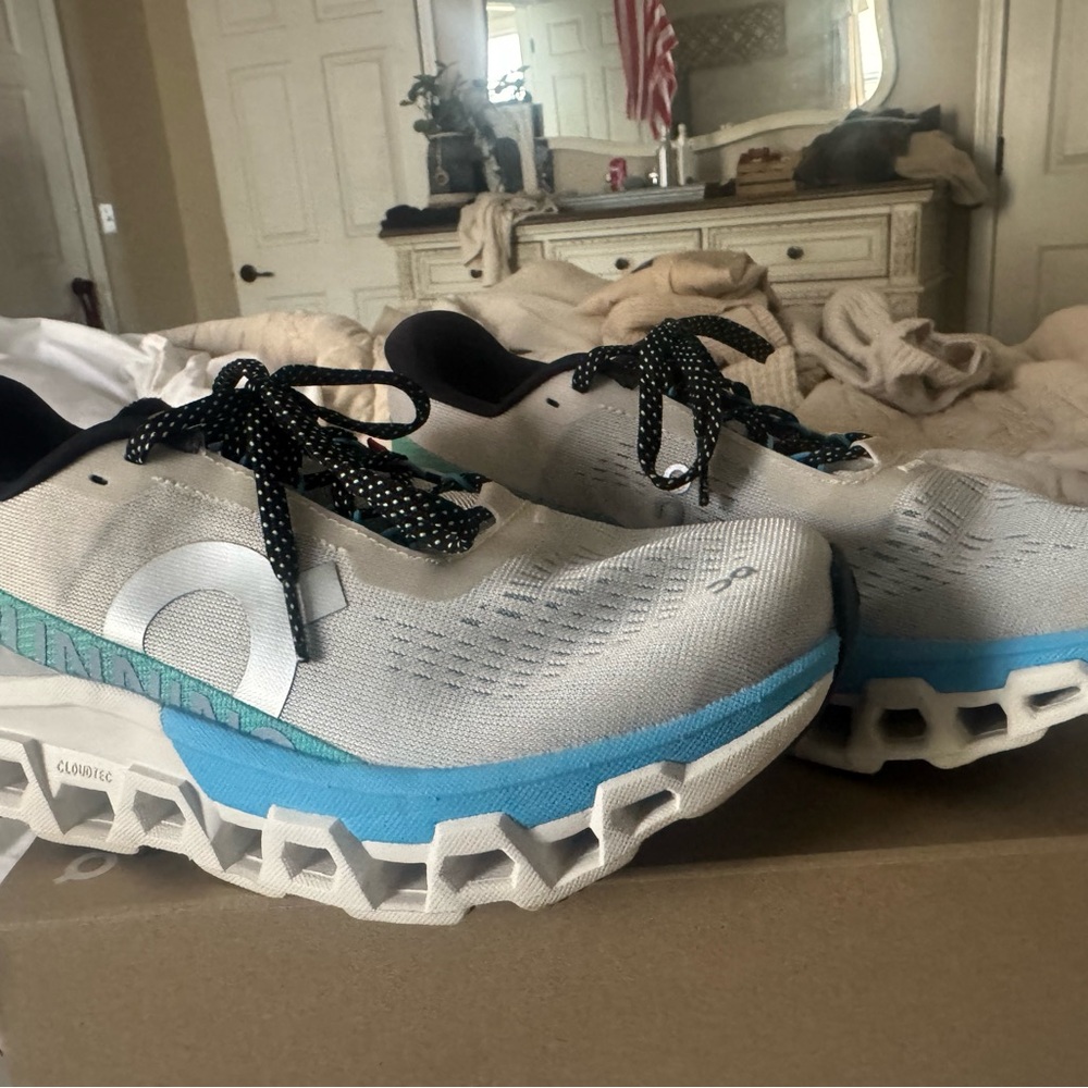 Women’s OnCloud Cloudmonster 2
